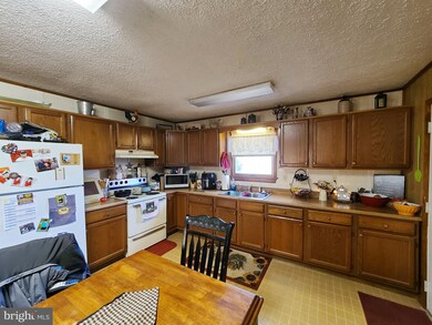 126 Blairton Rd, Martinsburg, WV 25404 - photo 5