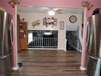 880 Harris Rd, Sheffield Lake, OH 44054 - photo 4