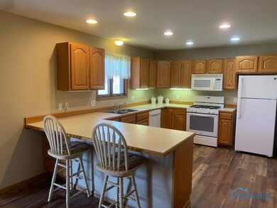 514 Woodpointe Dr, Woodville, OH 43469 - photo 6