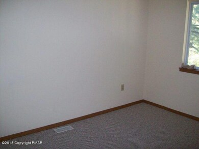 219 Sterling Cir unit 219, Bushkill, PA 18324 - photo 7