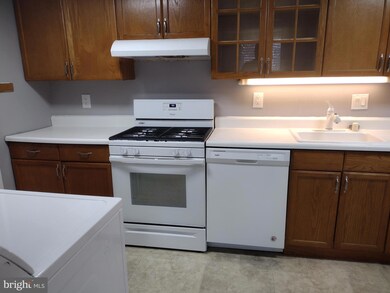 11809 Breton Ct unit 11B, Reston, VA 20191 - photo 4