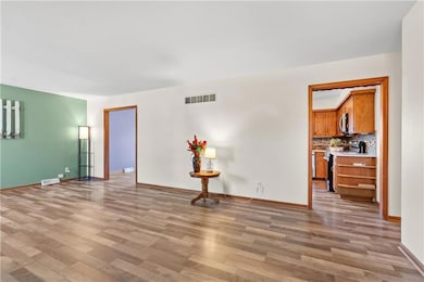 1419 Woodlawn Dr, Warrensburg, MO 64093 - photo 4