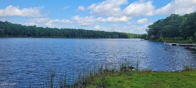 1033 Acacia Dr, Hawley, PA 18428 - photo 3