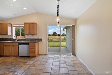 1322 Willow Creek Dr, Nampa, ID 83686 - photo 5