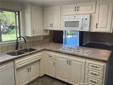 129 Sunridge Way, Redlands, CA 92373 - photo 6