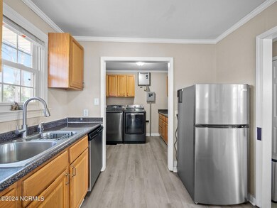 507 Oak Ln, Jacksonville, NC 28540 - photo 6