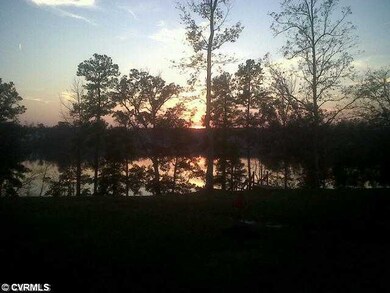 Waterfront/Dock/Pier - Lake at Dusk