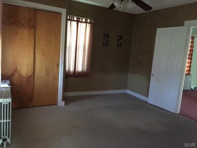 28 Main St, Stockertown, PA 18083 - photo 4