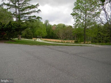 10883 Scaggsville Rd, Laurel, MD 20723 - photo 4