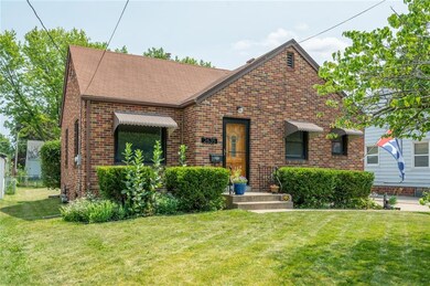 2635 49th St, Des Moines, IA 50310 - photo 2