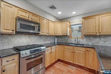 275 Lafayette Ave unit 1, Lyndhurst, NJ 07071 - photo 7