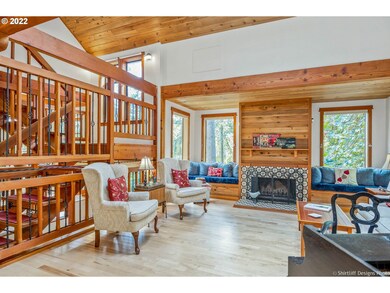 Living Room-Fireplace