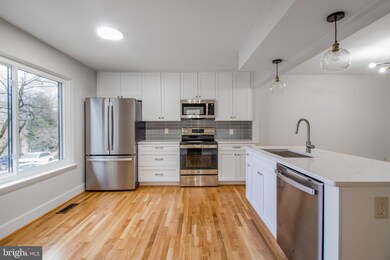 10609 Muirfield Dr, Potomac, MD 20854 - photo 4