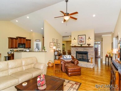 Living/Kitchen