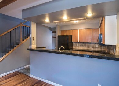 534-E-ThirdSt-E102-MLS_04