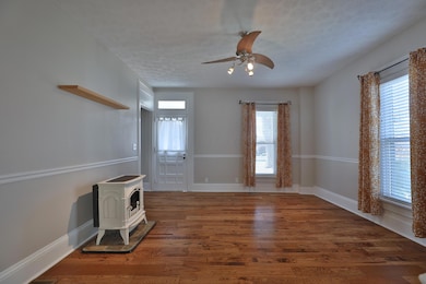 216 N Main St, Johnstown, OH 43031 - photo 4