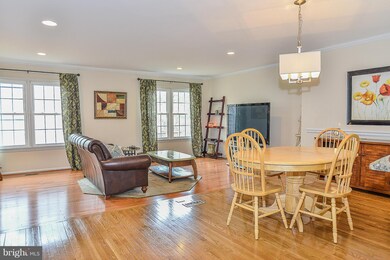 7753 Jewelweed Ct, Springfield, VA 22152 - photo 2