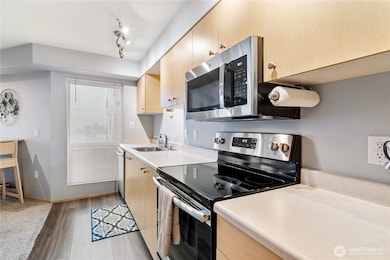 2818 Grand Ave unit B410, Everett, WA 98201 - photo 4