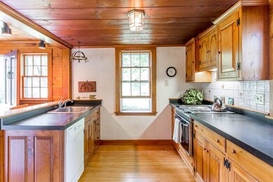 86 Newfields Rd, Exeter, NH 03833 - photo 4