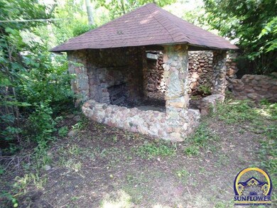 1140 SW High Ave, Topeka, KS 66604 - photo 3