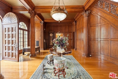 455 Lorraine Blvd, Los Angeles, CA 90020 - photo 2