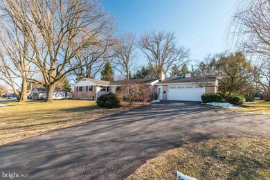 490 Lyman Ave, Womelsdorf, PA 19567 - photo 2