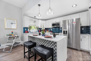 623 S Mulberry St, Statesville, NC 28677 - photo 4