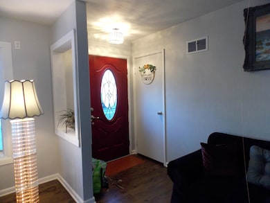 1424 N Broad St, Griffith, IN 46319 - photo 4