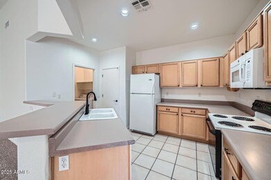 2729 N. Kenton - Web Quality - 008 - 09