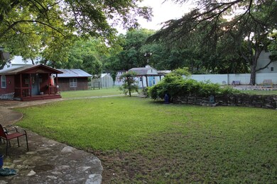 506 N Pecan St, Fredericksburg, TX 78624 - photo 4