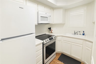 3913 N Virginia Rd unit 301, Long Beach, CA 90807 - photo 7