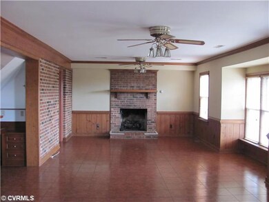 Den/Family/Great Room - Family Room with Dining Ar