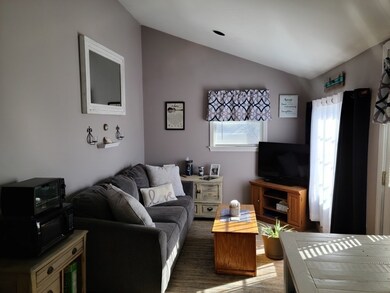 9 Railroad Ave, Mattapoisett, MA 02739 - photo 7