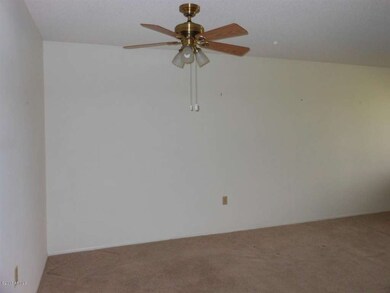 Living Dining with Ceiling Fan