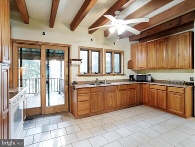 470 Tonoloway Point Cir, Great Cacapon, WV 25422 - photo 6