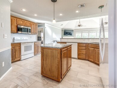 5021 S 197th Ave E, Broken Arrow, OK 74014 - photo 4