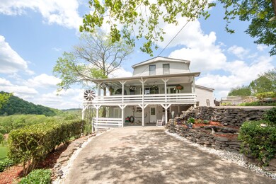 This drive goes up to the air b&b or apartment downstairs