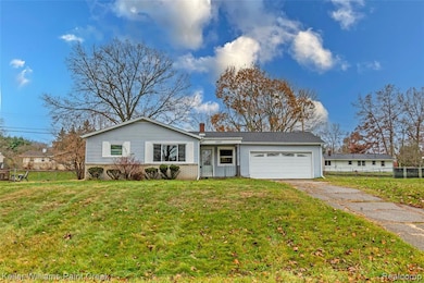 2307 Kenilworth Rd, Jackson, MI 49203 - photo 2