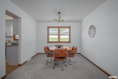 2672 W 34th St, Davenport, IA 52806 - photo 5