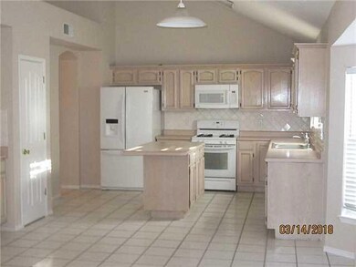 13921 Roslyn Dr, Horizon City, TX 79928 - photo 7