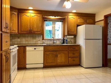 36 Howland St, Needham, MA 02492 - photo 5