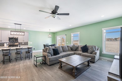 244 E Bay Harbor Ct, Bowling Green, OH 43402 - photo 7