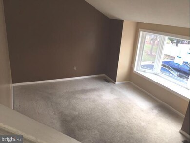 7211 Willow Hill Dr, Capitol Heights, MD 20743 - photo 4