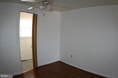 1131 Regina Dr, Halethorpe, MD 21227 - photo 5