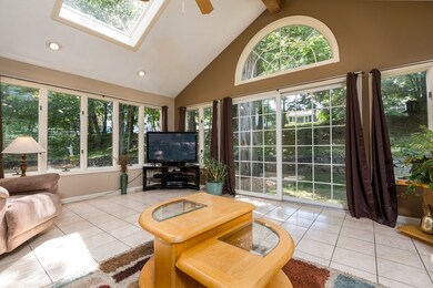 4 Tree Top Ln, Lynnfield, MA 01940 - photo 3