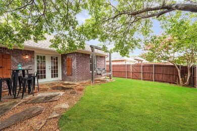 Spacious Back Yard, Previous owner was an Artist a