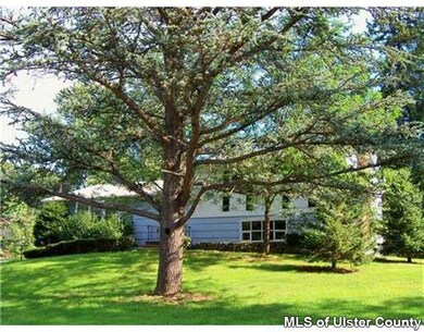 17 Susan Dr, Newburgh, NY 12550 - photo 2