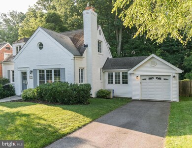 3212 Cummings Ln, Chevy Chase, MD 20815 - photo 3