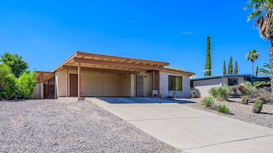 003 - 442 N. Chalet Avenue