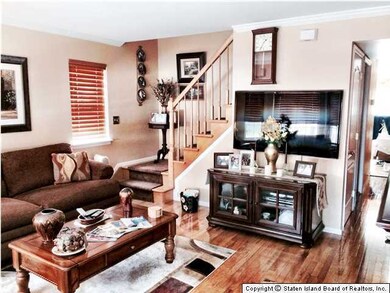 126 Aviston St, Staten Island, NY 10306 - photo 3